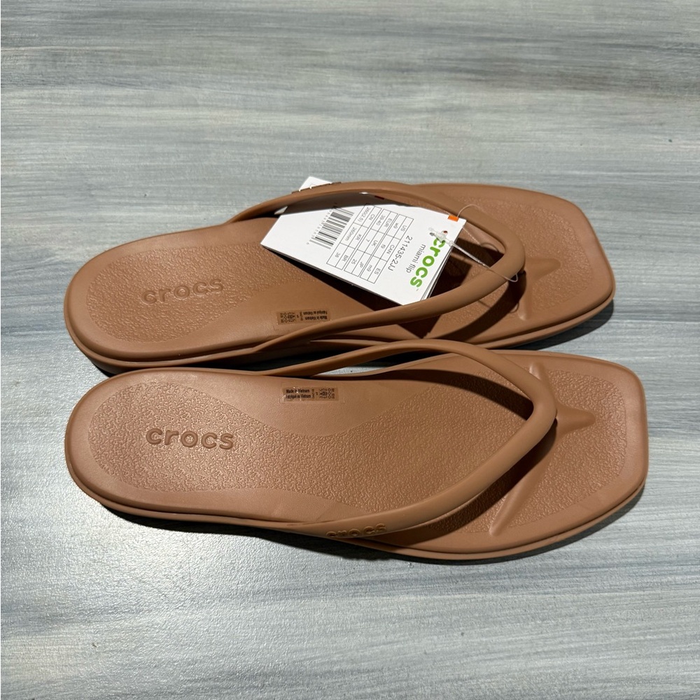 BNWT CROCS Tan Miami Flip Flops 9